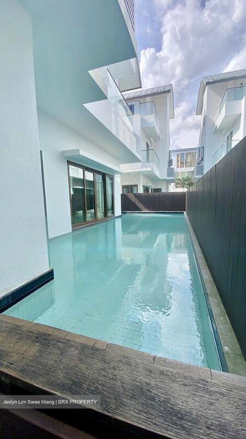 Meyer Road (D15), Terrace #586253111